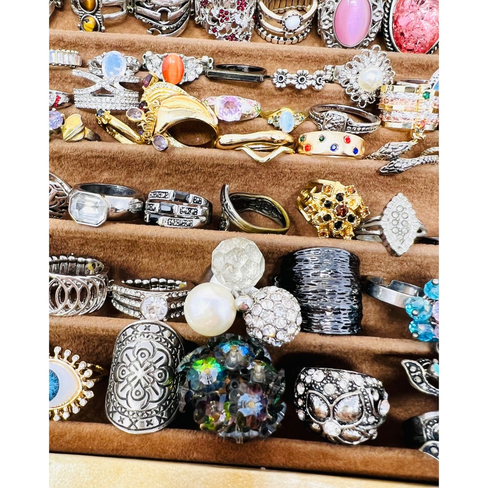 Vintage & Modern Gold & Silver Tone Assortment Fashion Statement Rings Lot of 85 - Picture 14 of 16